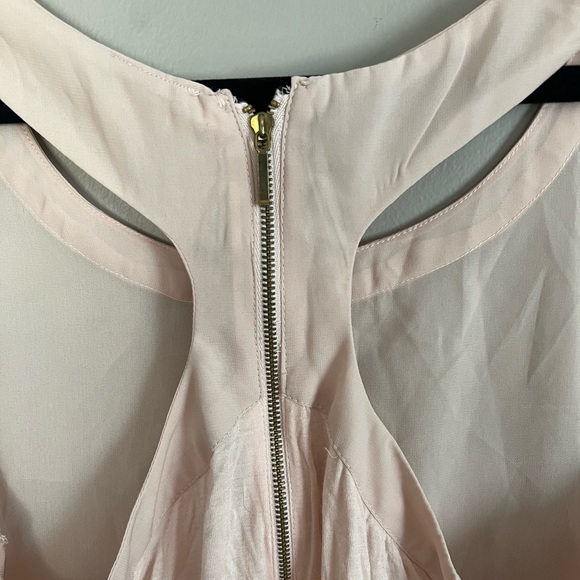 Sheer blush sleeveless top - Picture 3 of 4